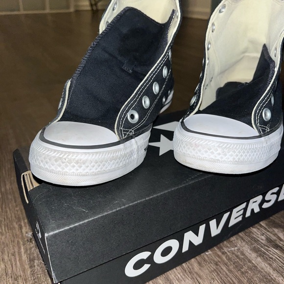 Size 6 unisex converse, worn numerous times . Still in great condition - Picture 2 of 4